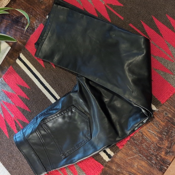 ANN TAYLOR Faux Leather Pants - Picture 2 of 3